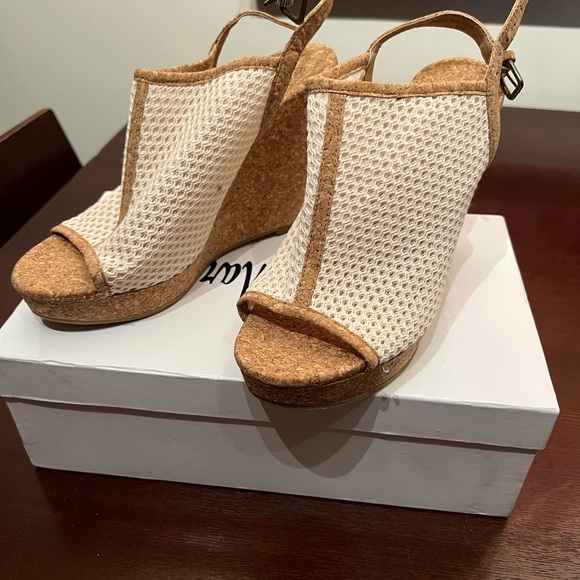 New w/ box Splendid shoes - Picture 3 of 9